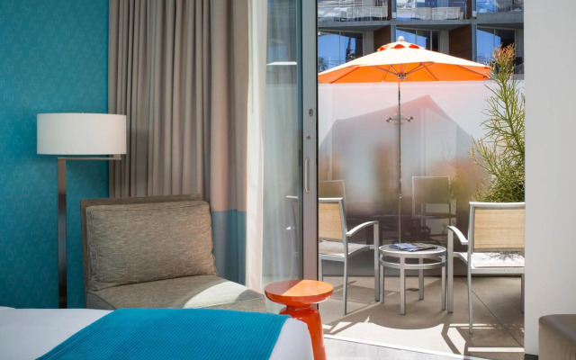 Shore Hotel