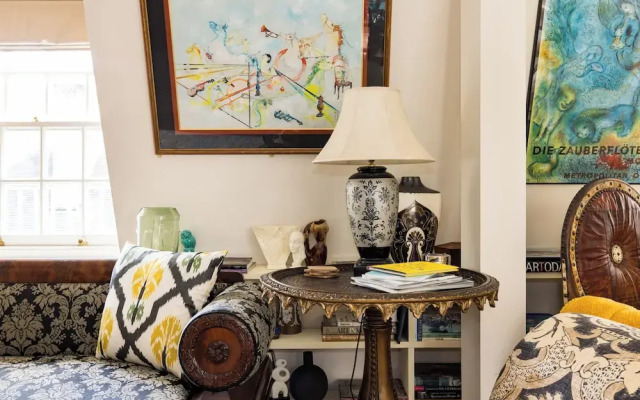 Mayfair 3-bed 6-guest W/patio & ac Berkeley Square