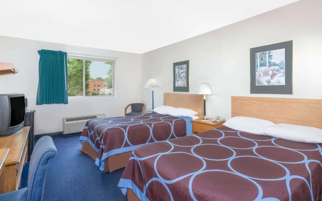 Super 8 by Wyndham Kingston