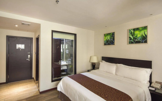 Zhuhai Aqueen Hotel