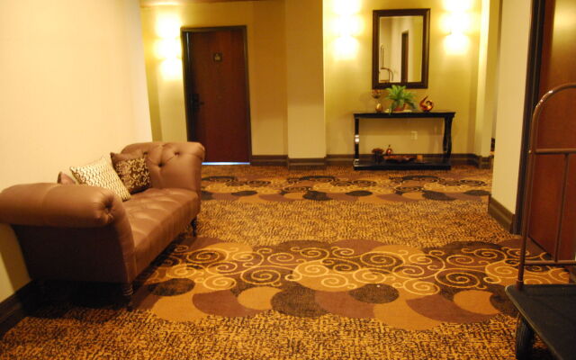 Scholar Morgantown, Tapestry Collection by Hilton