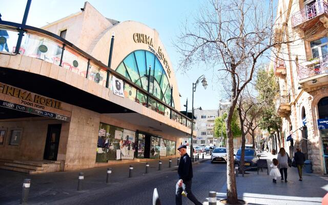 Cinema Hostel Jerusalem