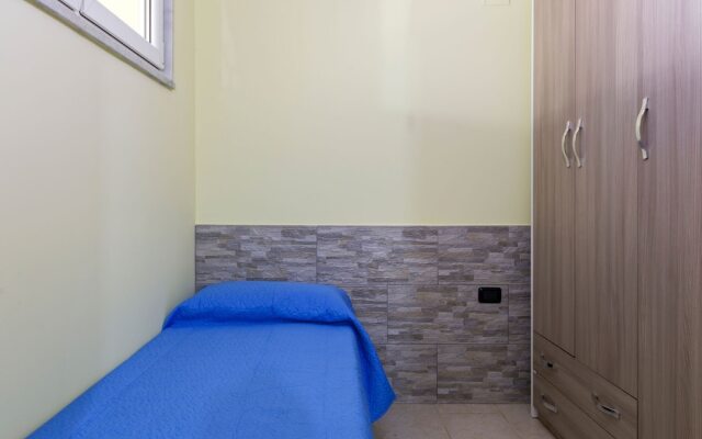 Pleasant Holiday Home in Mondragone With Garden
