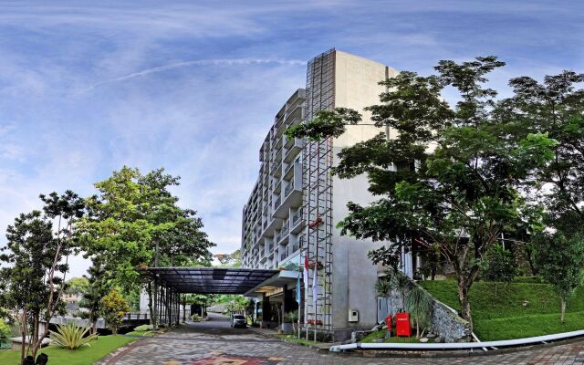 Oak Tree Emerald Hotel & Conventions Semarang