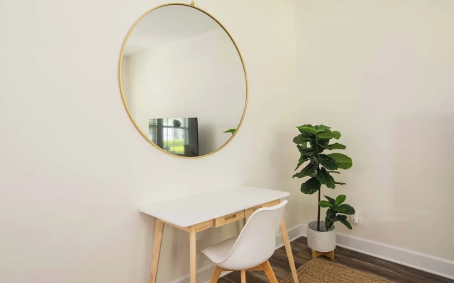 Chic Thomasville Home: Walk to Downtown!