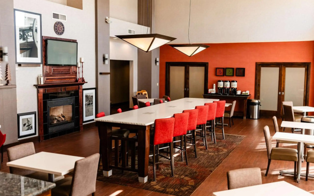 Hampton Inn & Suites Scottsbluff Conference Center