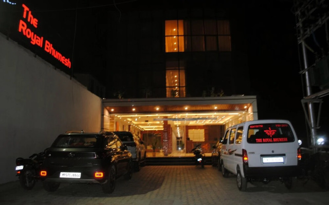 hotelImage