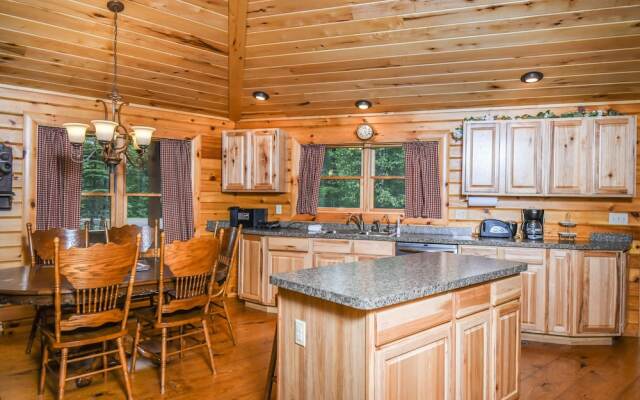 Cozy Cabin 4 Bedroom House