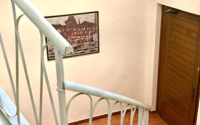 MB2 Apartment