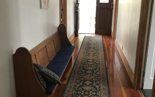 Villa on Wellington St