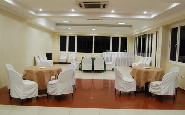 Poppys Vista Hotel