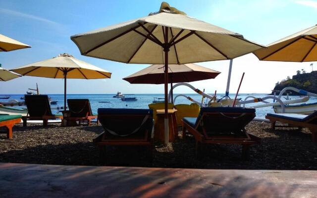 COCONUT BEACH BUNGALOWS & WARUNG Exst TemanTeman 2