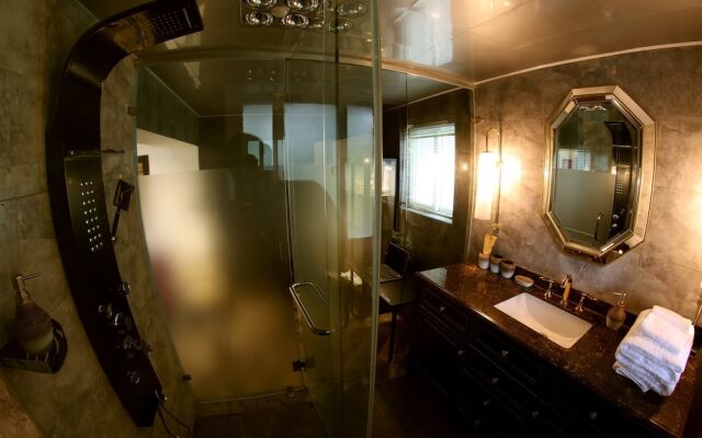 CASA Chengdu Boutique Hotel & Spa