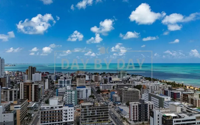 Urban 750 By Day by Day