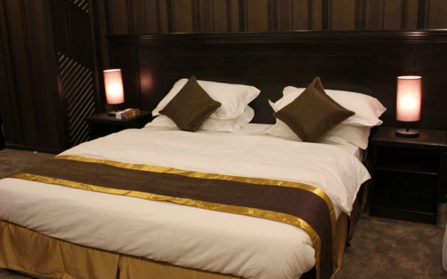 Noormans Hotels & Resort
