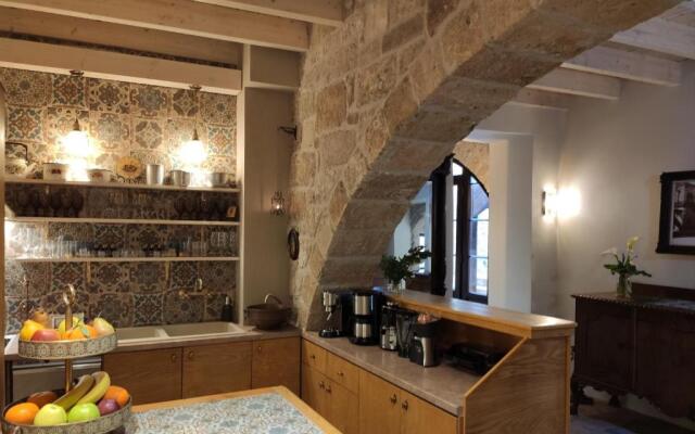 Porolithos Boutique Hotel