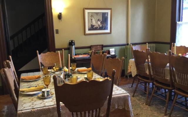 Amherst Inn