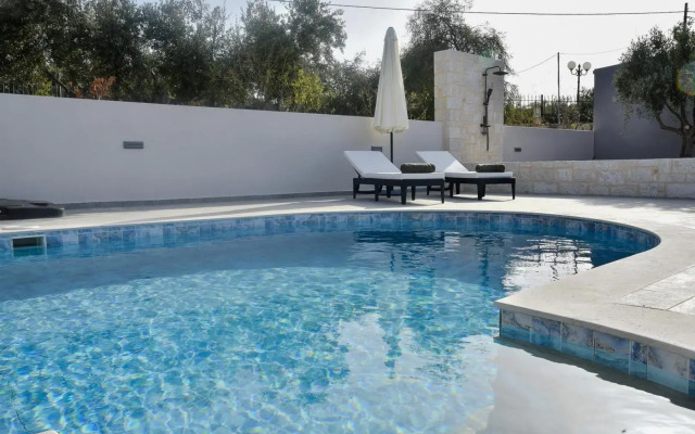 Beach Front Villa Katrin