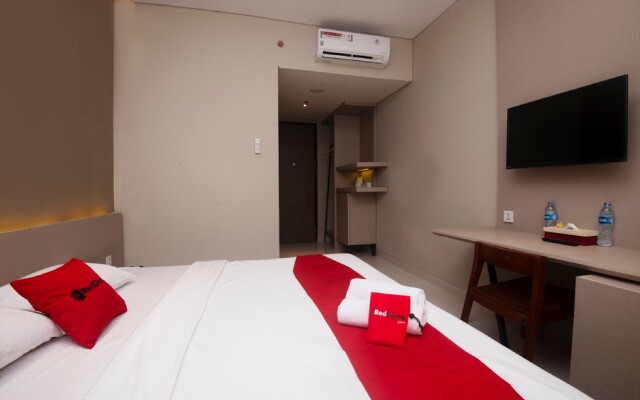 RedDoorz Plus @ Jakarta International Equestrian Park