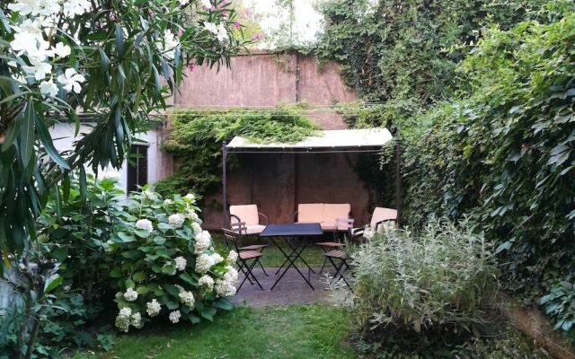 Cozy Apartment with Garden in Dorsoduro