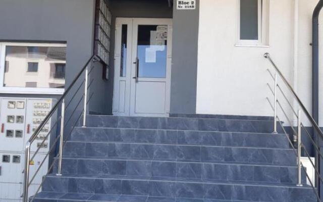 2 Rooms Apartment Otopeni free parking
