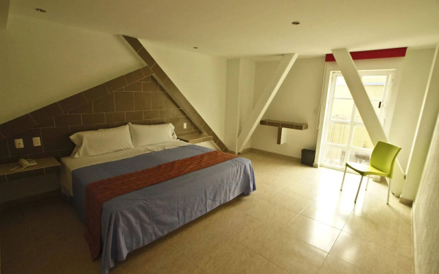 First Inn Hotel & Business