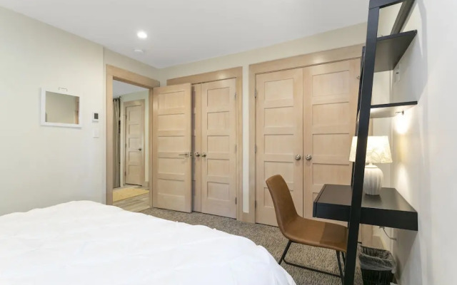 4192 Spruce Way 1 Bedroom Condo