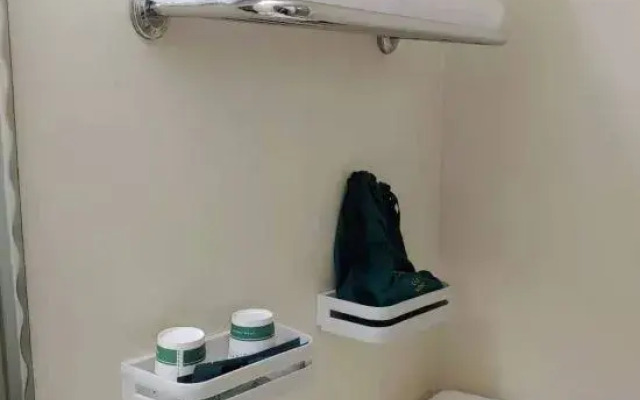 Yipu Relax Garden Hotel (Xi'an Jiaotong University Xianning Road Subway Station Store)