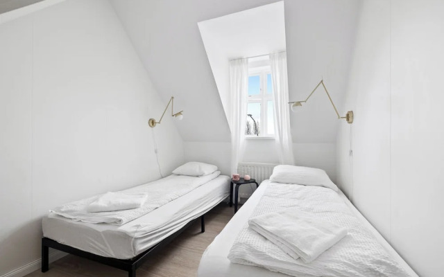 Downtown Baldursbrá Holiday Home