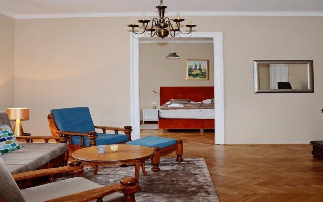 Apartments & Rooms Flowers