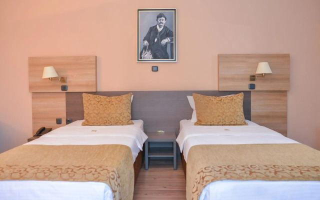 Hill Hotel