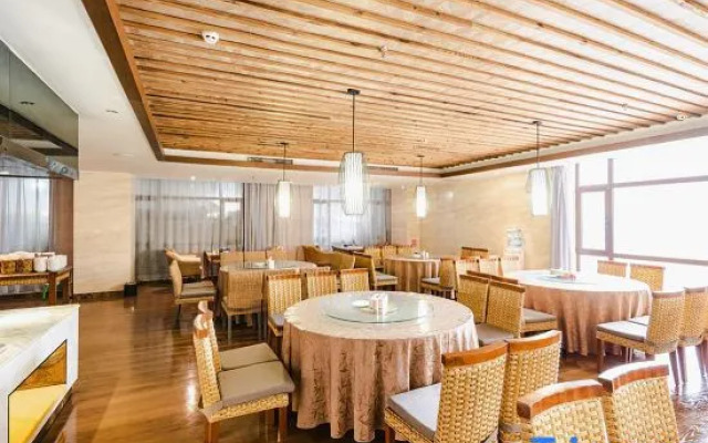 Rongting Holiday Inn Luoping