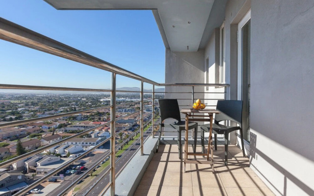 Horizon Bay 1206 by CTHA