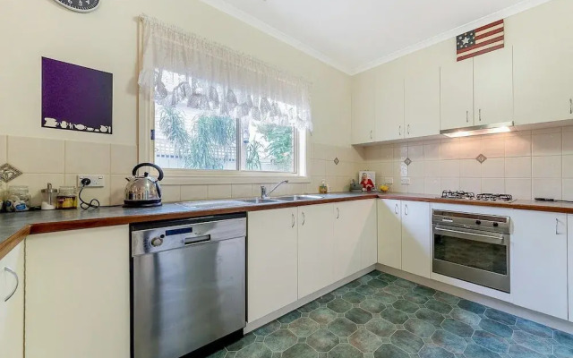 Cosy Unit at 2-3 Wyndham in Cowes