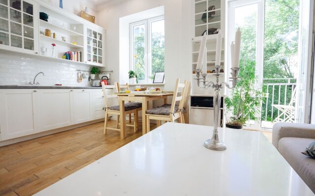 Warsaw Concierge Travellers Nest Wspolna