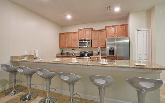 Storey Lake 4 Bedroom Townhome w Splashpool - 1618ST