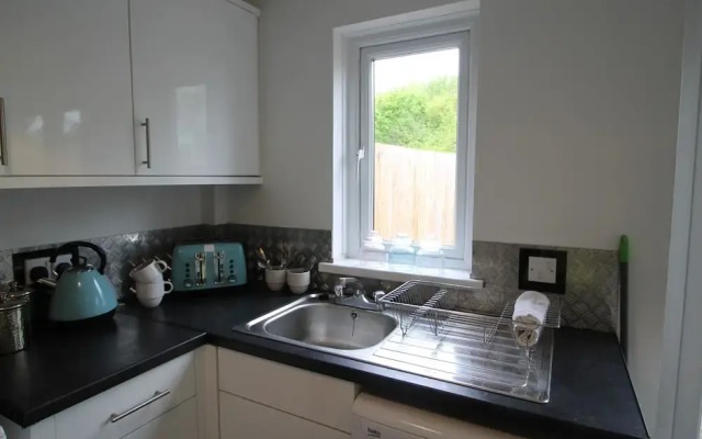 Holgate Close 3 Bedroom House by Cardiff Holiday Homes
