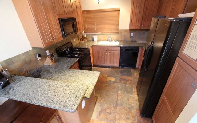 Mammoth Eastate 125 by RedAwning