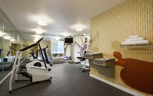 Hawthorn Suites by Wyndham Detroit Auburn Hills