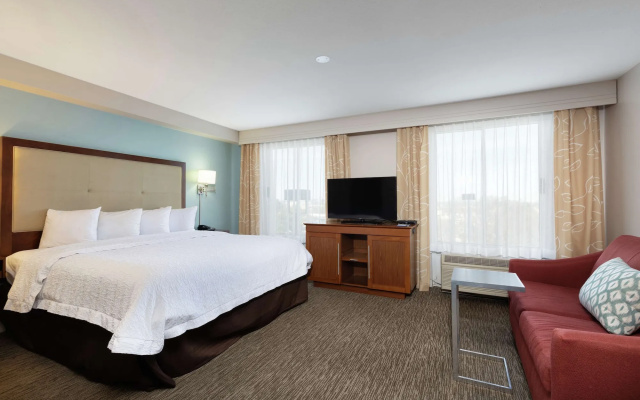 Hampton Inn & Suites Austin-Airport