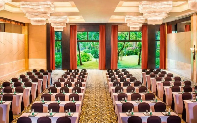 Le Meridien Shimei Bay Beach Resort & Spa