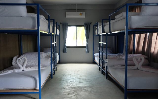 Nokhook House Trang - Hostel