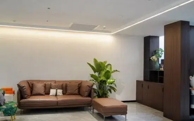 Yangshuo river bank villa