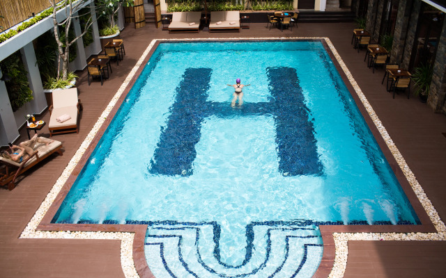 Treasure Oasis Hotel