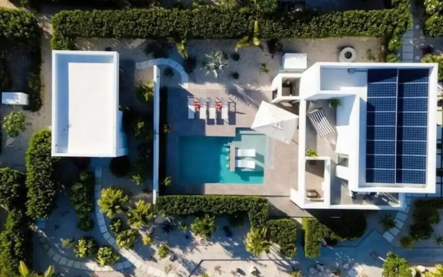 2bdr Oceanside Vacation Villa, Hotel Amenities v3