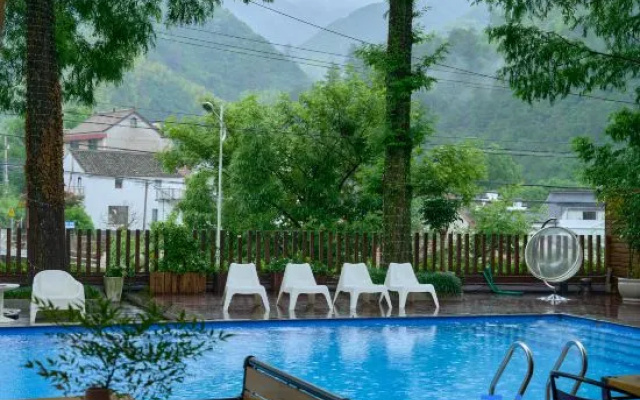 Floral Hotel · City of Sky Hotel – Pool – Hangzhou