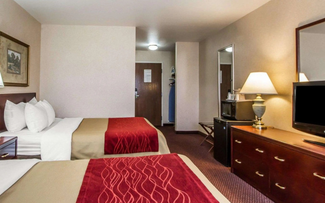 Quality Inn & Suites Fort Madison near Hwy 61