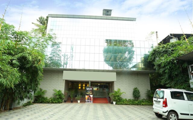 OYO 16812 Hotel Padippurayil