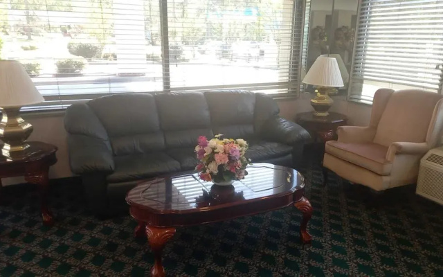 Traveler Inn and Suites