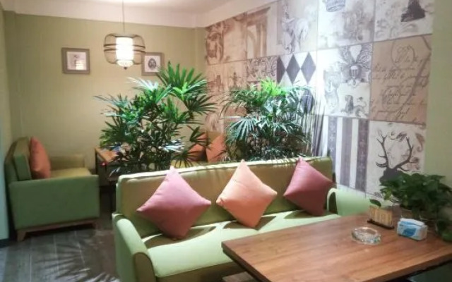 Tiange Theme Hotel (Jianzhong Branch)